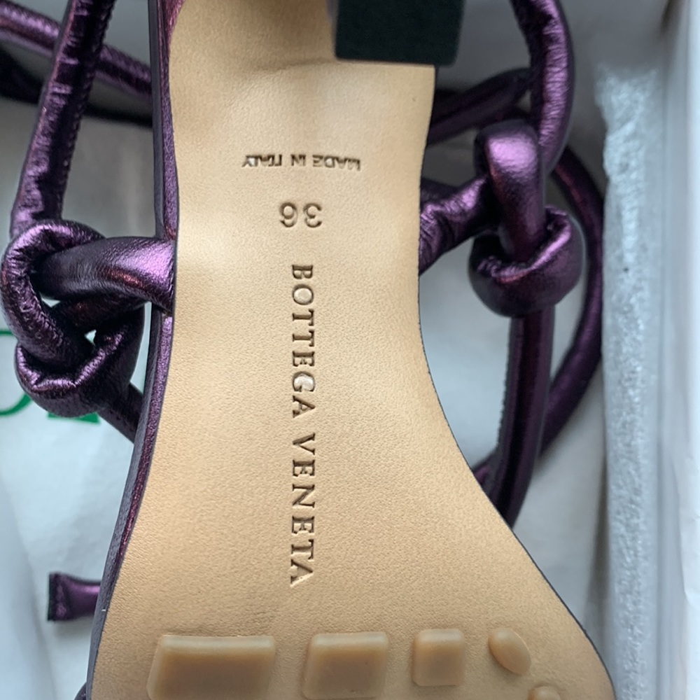 Bottega Veneta Metallic Purple Leather Knot DREAM Sandals 36 NWT - Picture 4 of 8